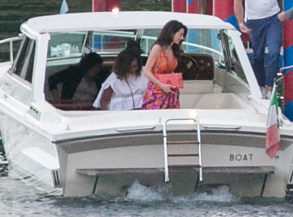 The Clooneys and the Obamas to arrive in Laglio - Page 2 Rs_1024x759-190624124457-634-Amal-Clooney-Michelle-Obama-JR-62419